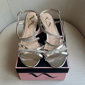 Nina 2” kitten heel dress shoe, Size 10